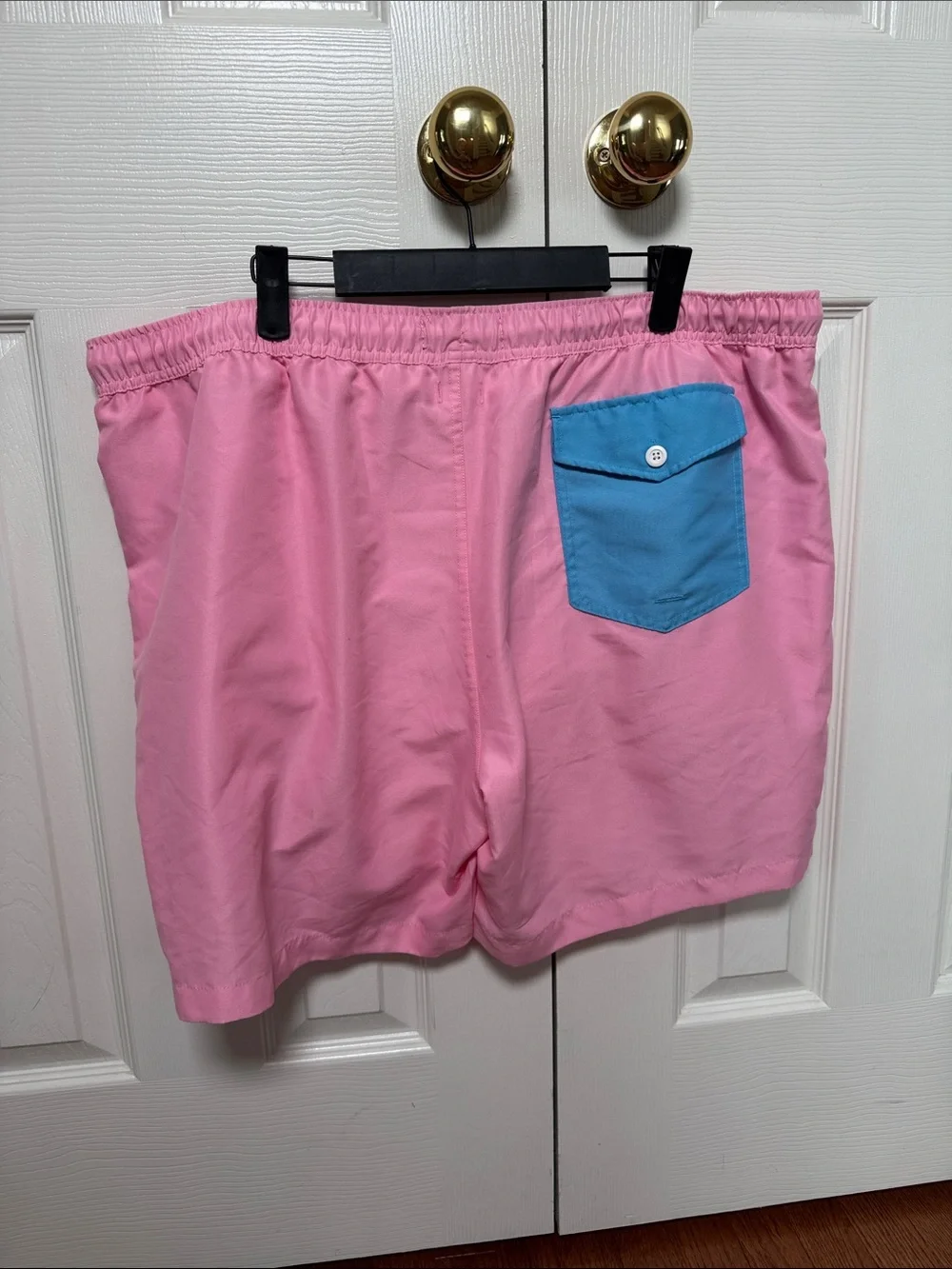 crown & ivy Pink Men’s Swim Trunks size XL with blue accents